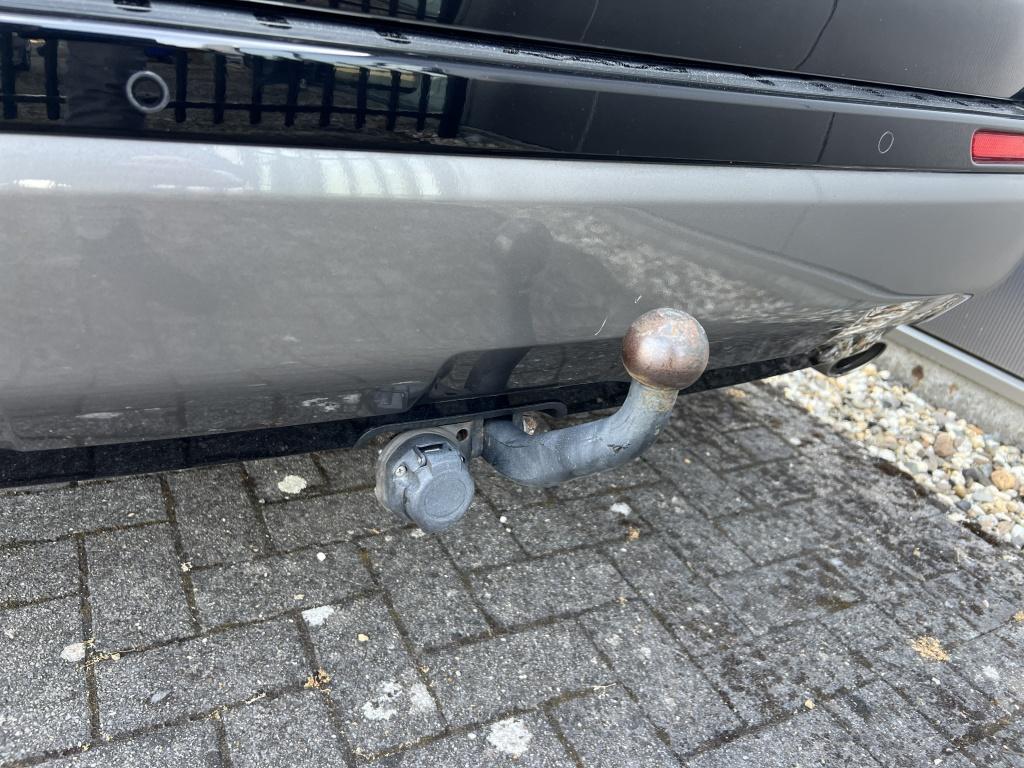 Toyota Rav4 2.5 hybrid awd bi-t. | trekhaak 1650kg | stuurverwarming |