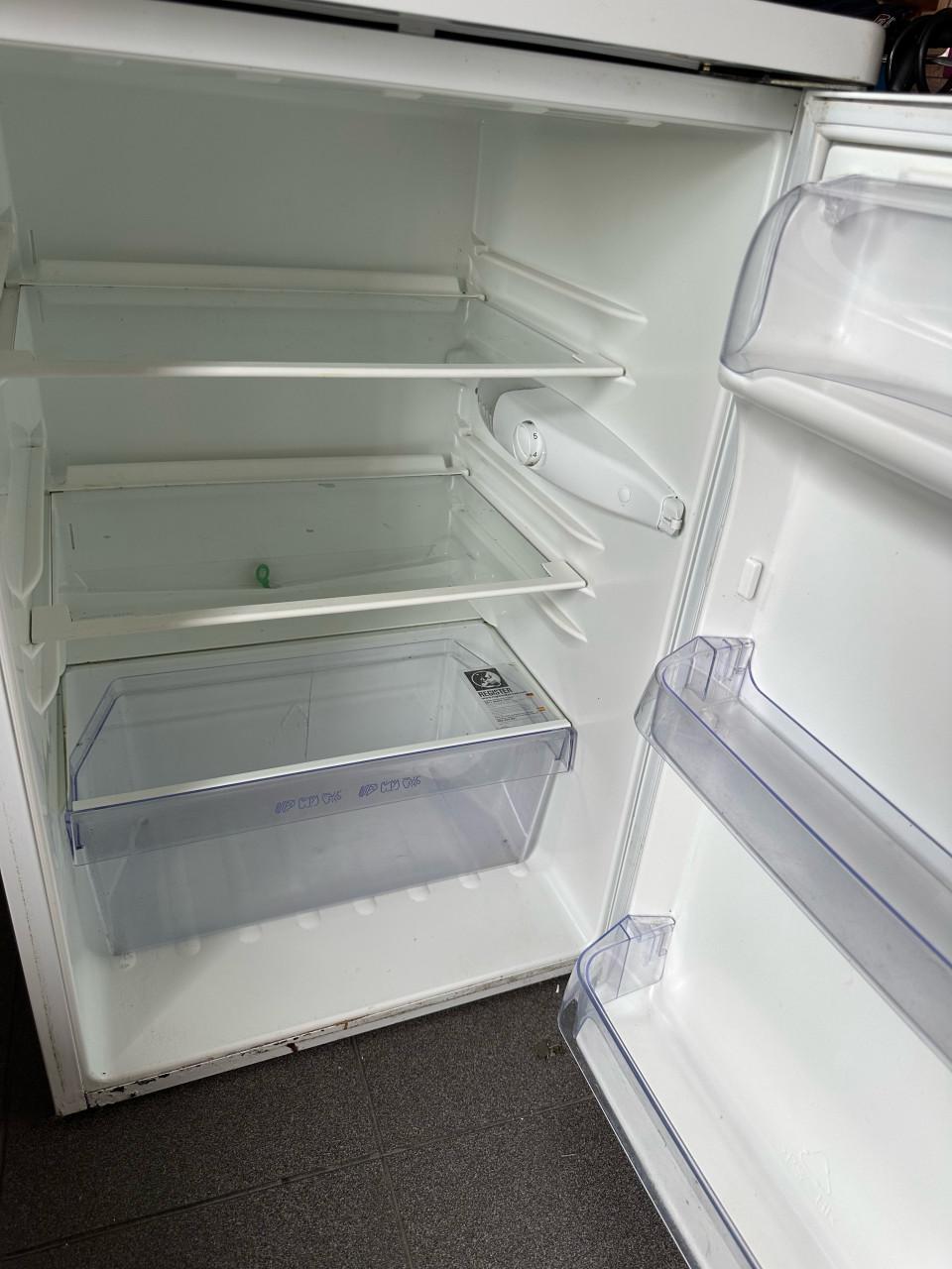 Koelkast tafelmodel van Zanussi.