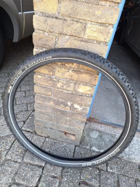 Gratis Schwalbe Smart Sam MTB band 26x2.10 inch.