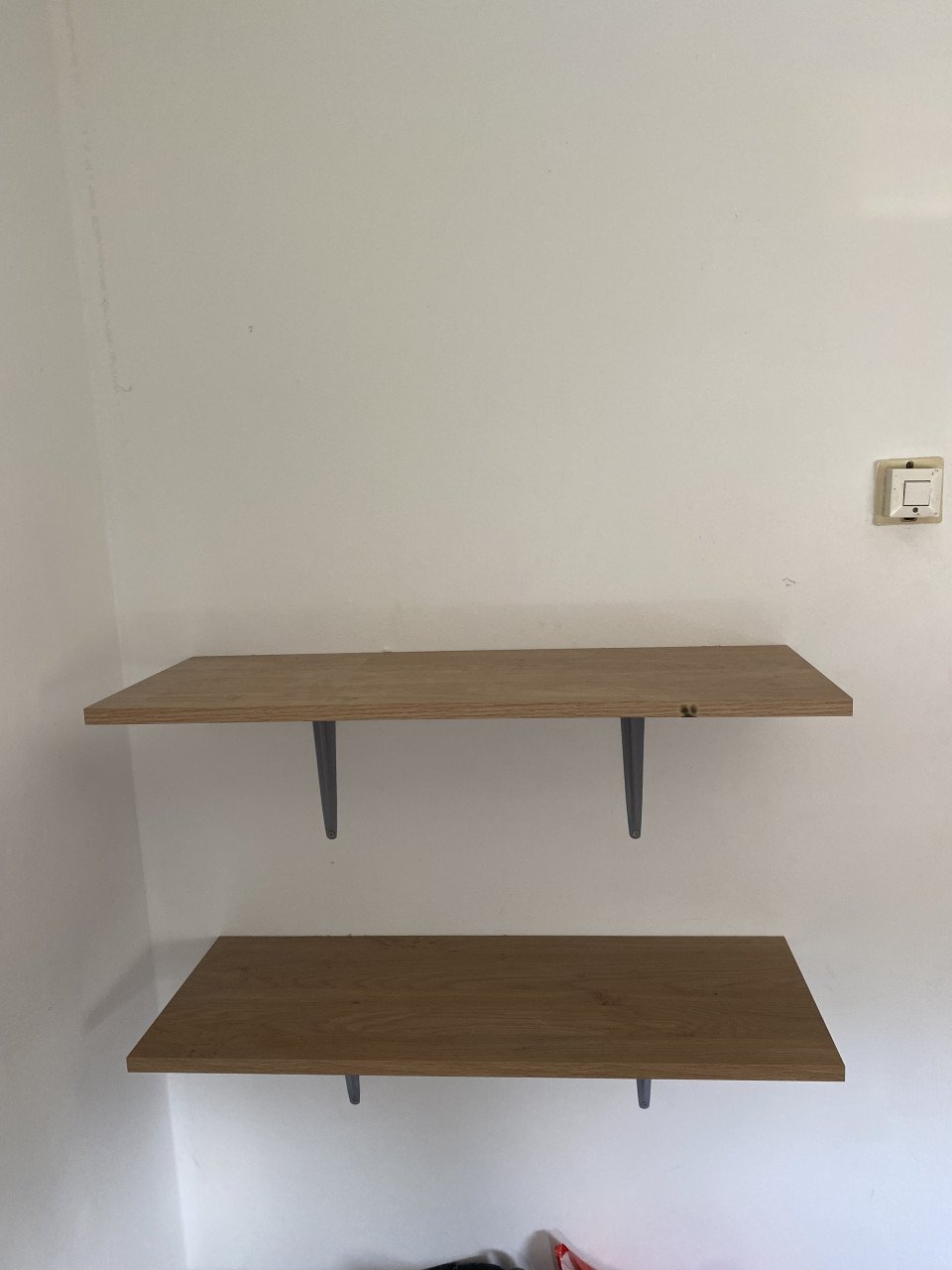 Twee wandplanken