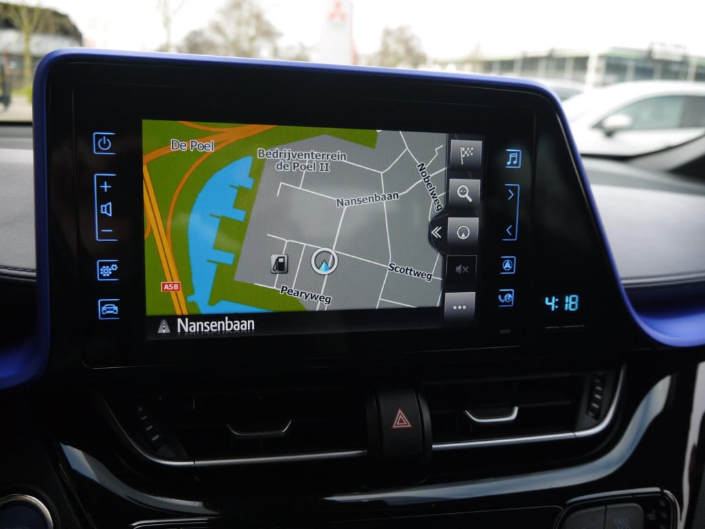 Toyota C-hr 1.8 hybrid bi-tone|dealeronderhouden|rijklaar