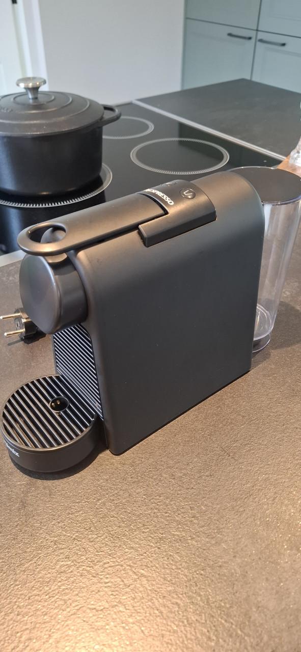 Magimix Nespresso Essenza Mini EN85