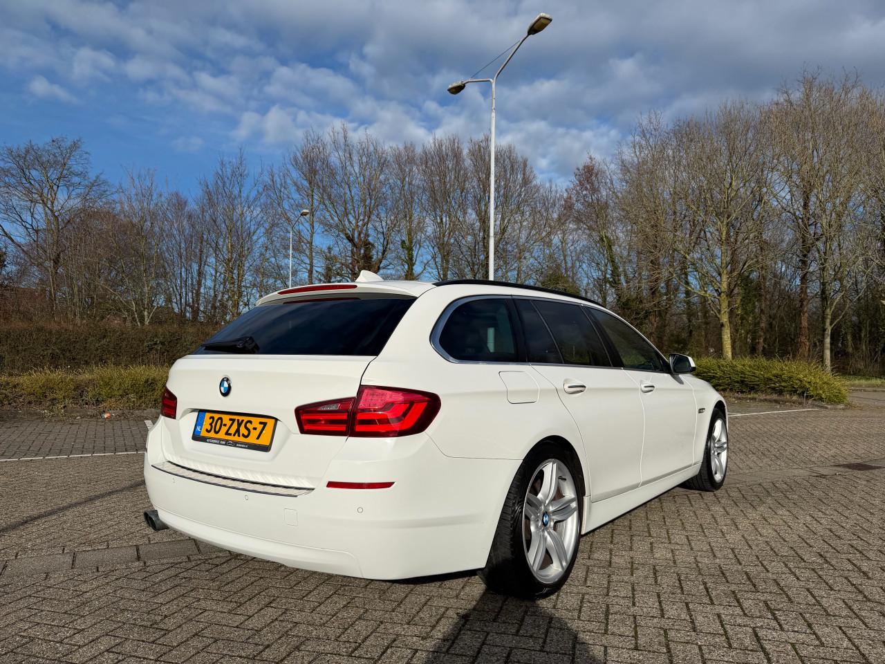 BMW 523i 3.0 6-Cilinder High Executive | Apk | Navi | Cruise | Pdc