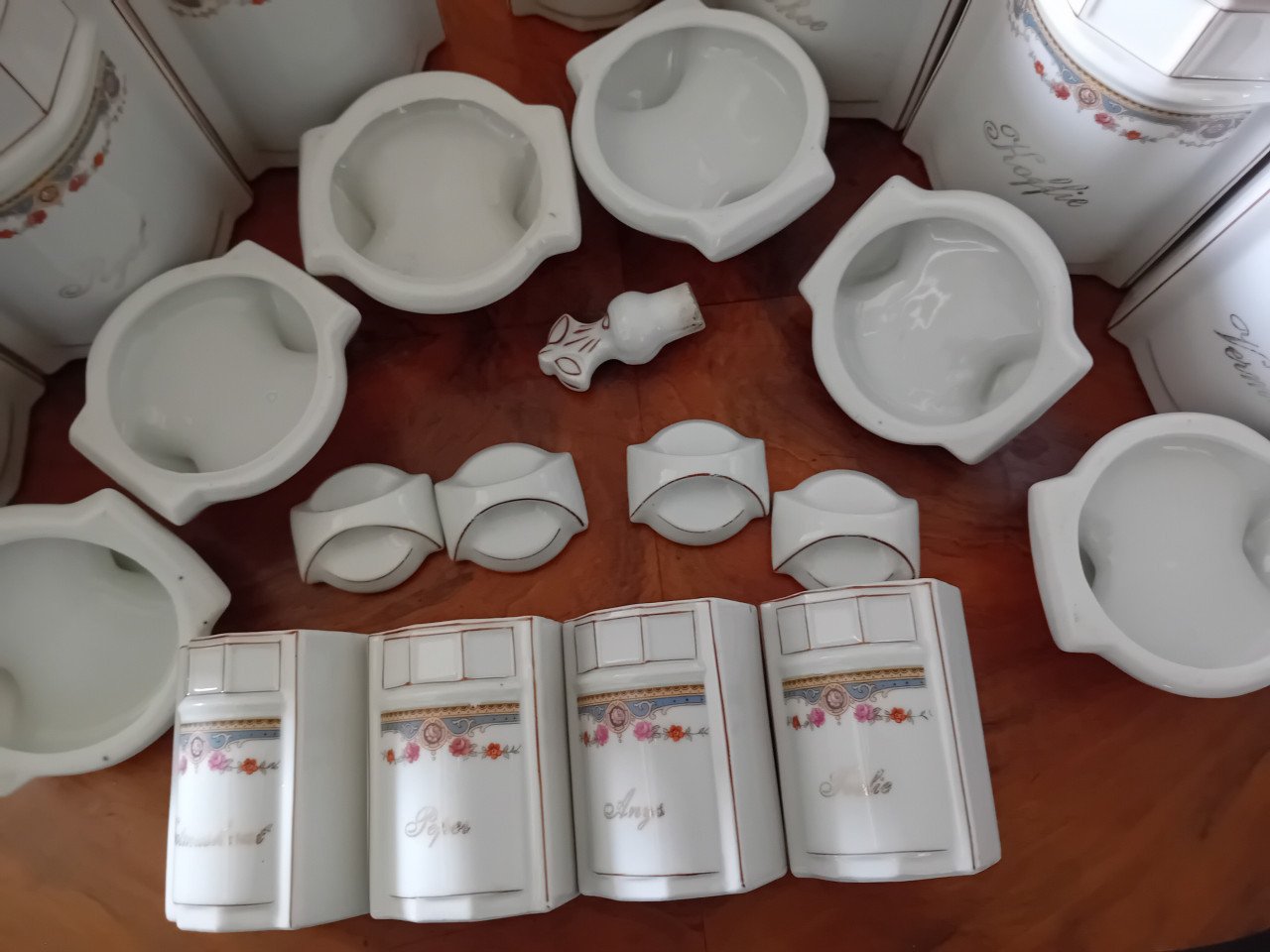 Oude Voorraadpotten