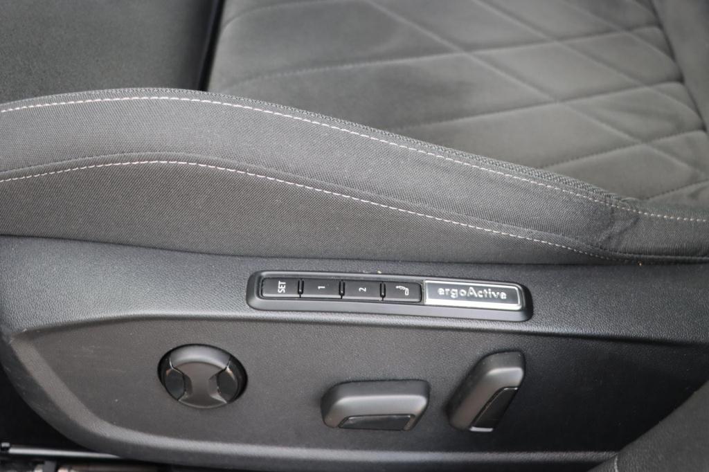 Volkswagen Golf 1.4 ehybrid style 204pk dsg6 | soh 95% |