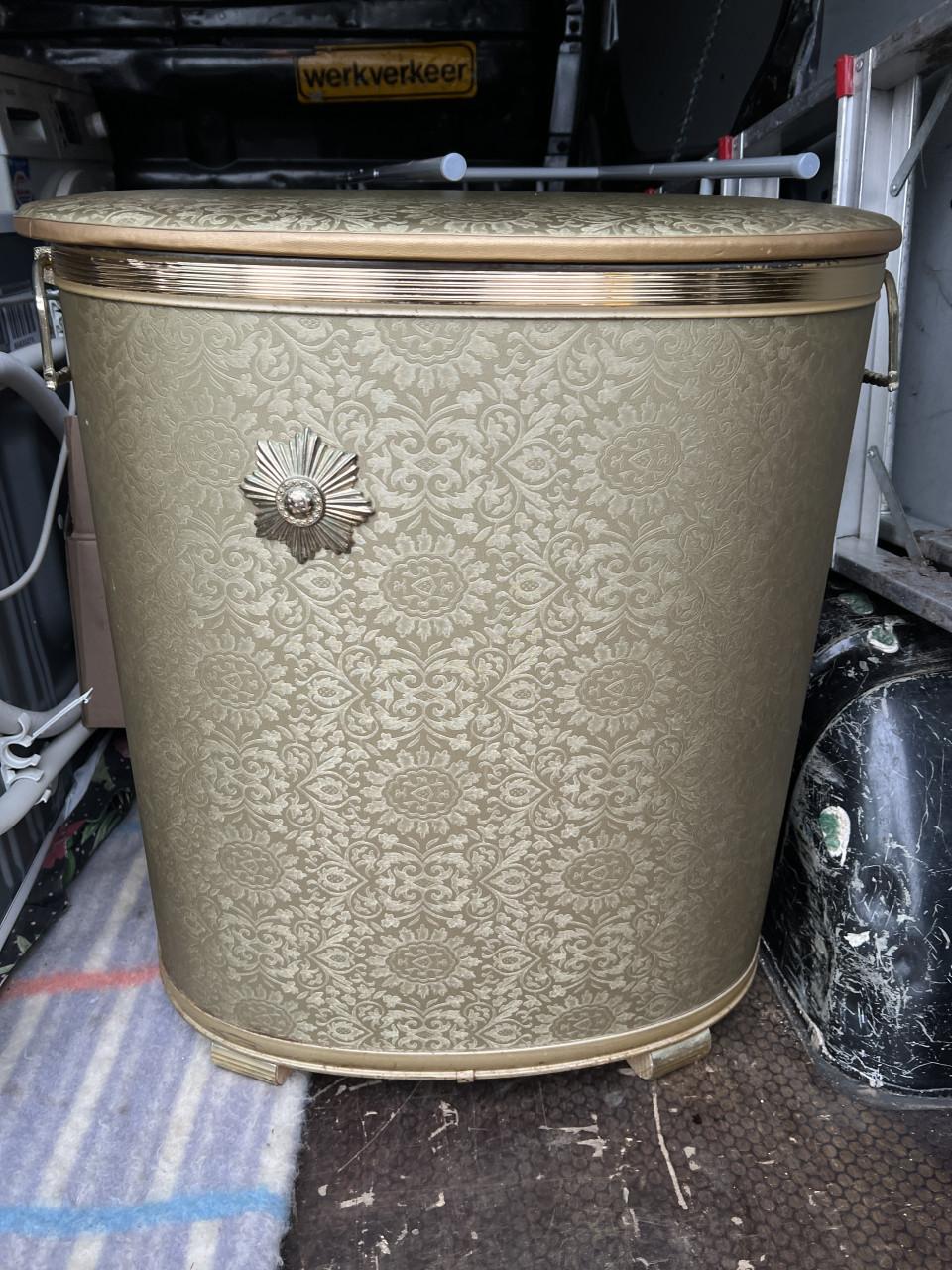 Antieke Amerikaanse wasmand