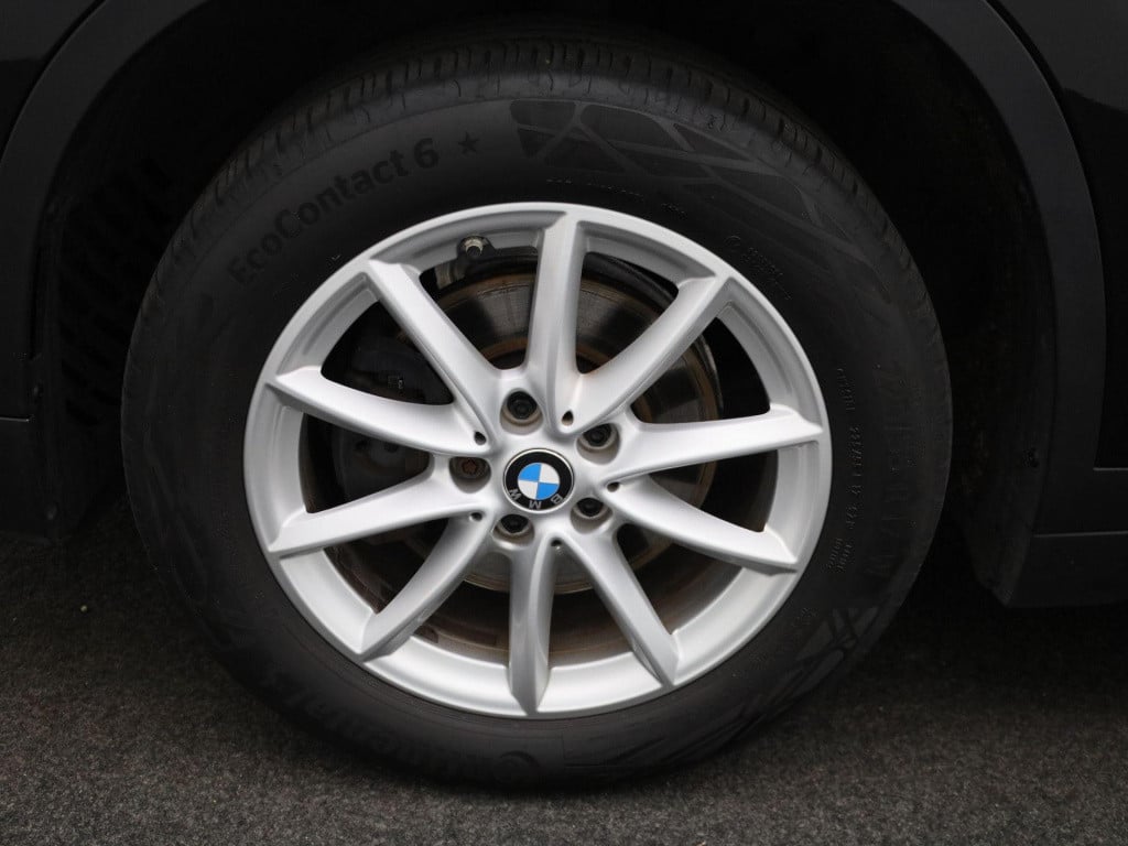 BMW X1 sdrive18i executive | automaat | navigatie | verwarmde stoelen | ele