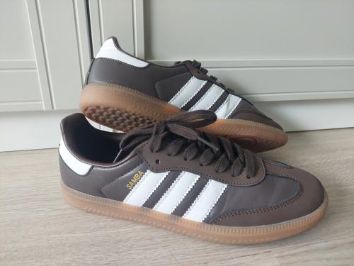 Bruine adidas sneakers maat 40