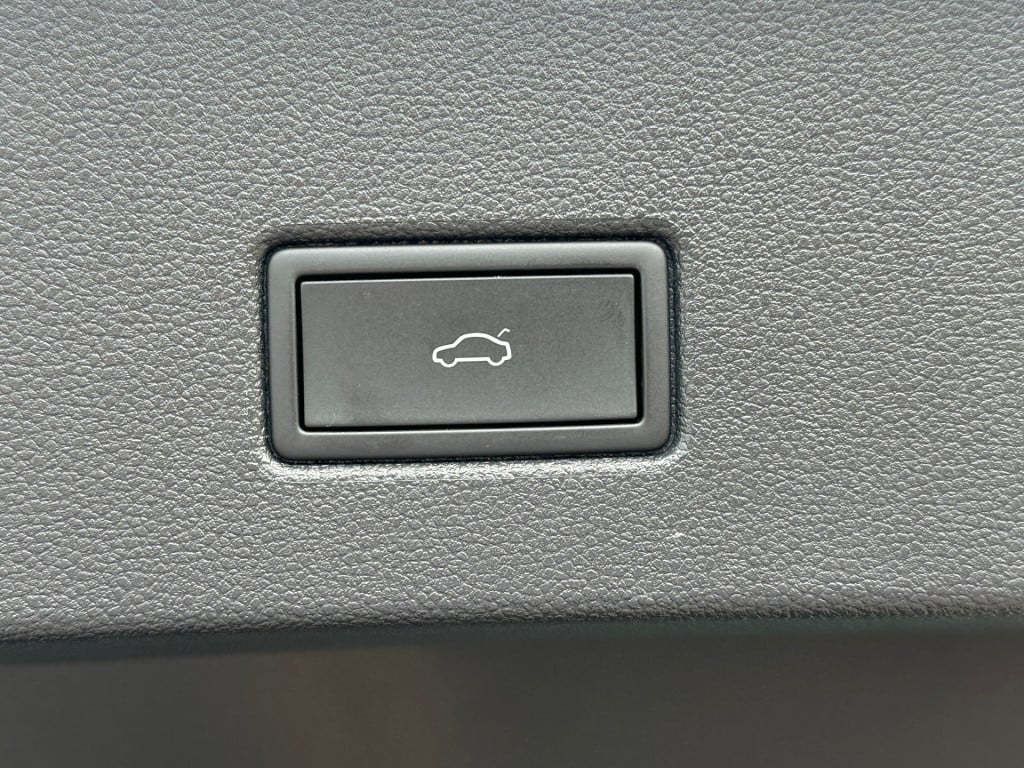 Volkswagen T-roc 1.5 tsi 150pk dsg style carplay | camera | keyless | elek.