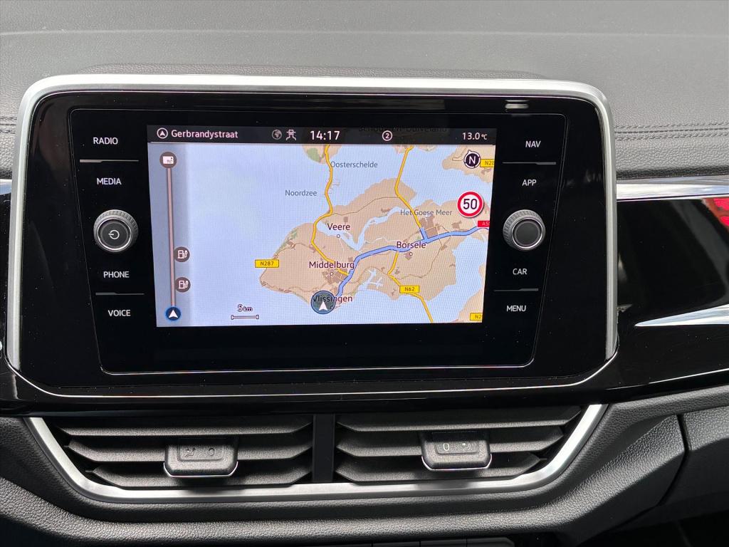 Volkswagen T-roc 1.5 tsi 150pk 7-dsg r-line black|camera| dodehoek|trekhaak