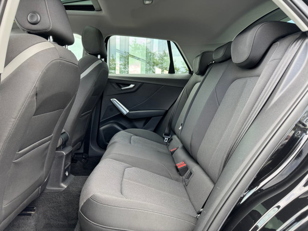 Audi Q2 35 tfsi s edition * panoramadak * camera * keyless