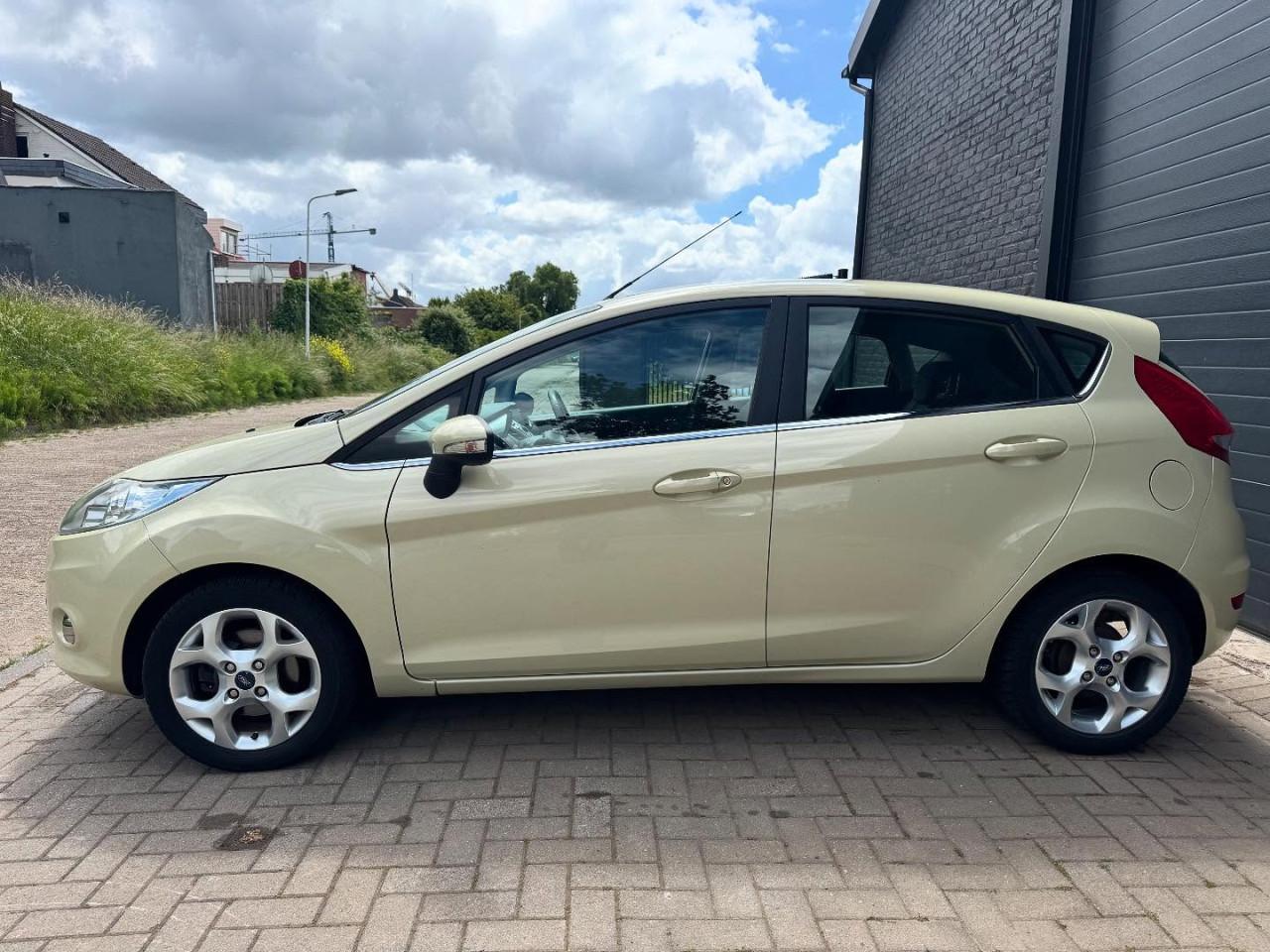 Ford Fiesta 1.25 44KW Titanium 5DRS 2011  Airco Apk Cruise Nap