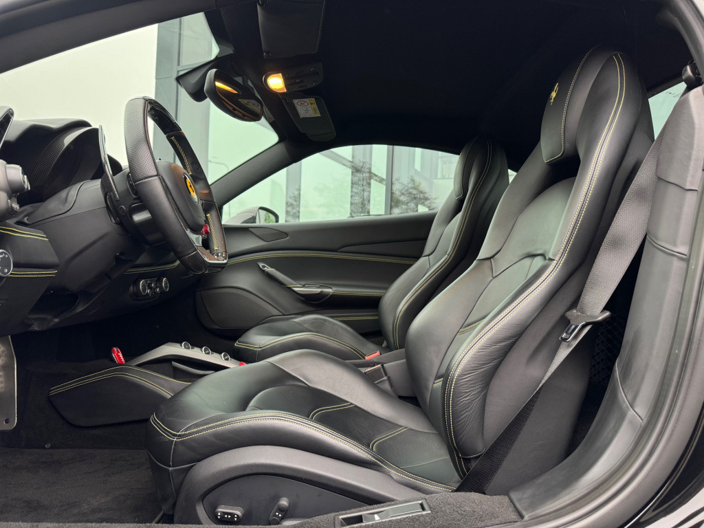 Ferrari 488 3.9 gtb hele * daytona seats * carbon driver zone * dealer onde