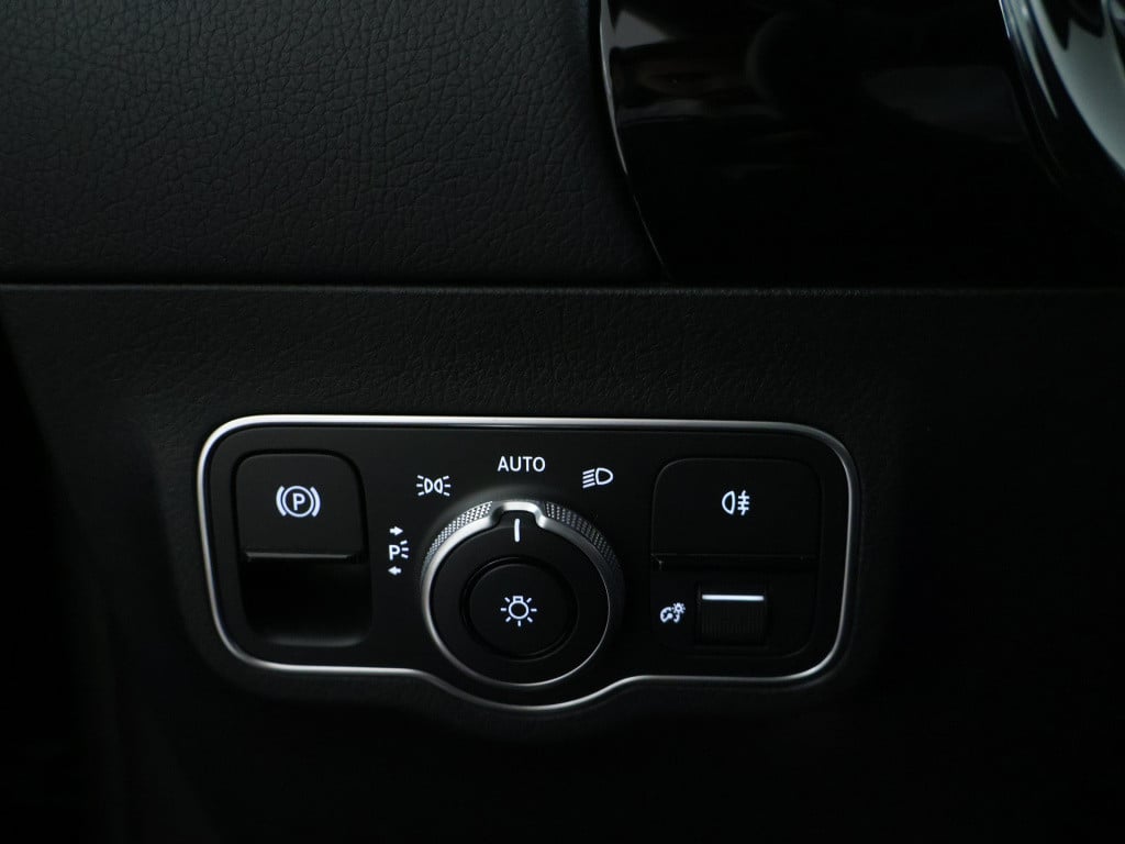 Mercedes-Benz B-Klasse 180 star edition luxury line trekhaak | dodehoek ass