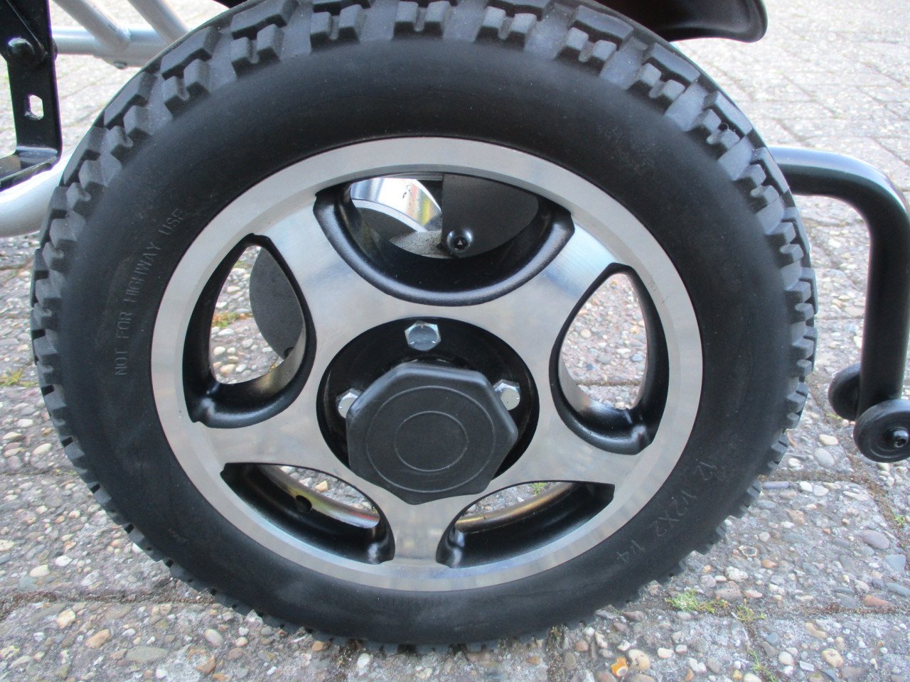 Zgan Excel Qnect opvouwbare elektrische rolstoel + nieuwe accu,s en oplader