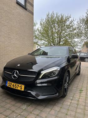 Mercedes-Benz A-Klasse A180 1.6 Blue Efficiency 2017 AMG-line zwart