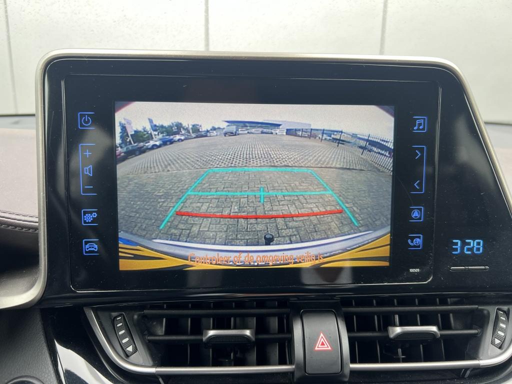 Toyota C-hr 1.8 hybrid executive | trekhaak |
