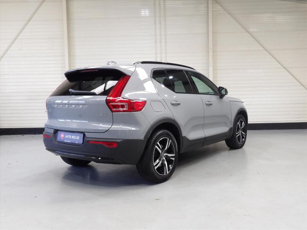 Volvo XC40 b3 163pk mild hybrid aut plus dark