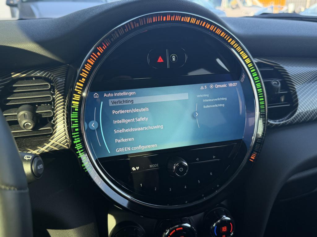 Mini 3-deurs 1.5 cooper resolute edition | pano | harman / kardon | apple c