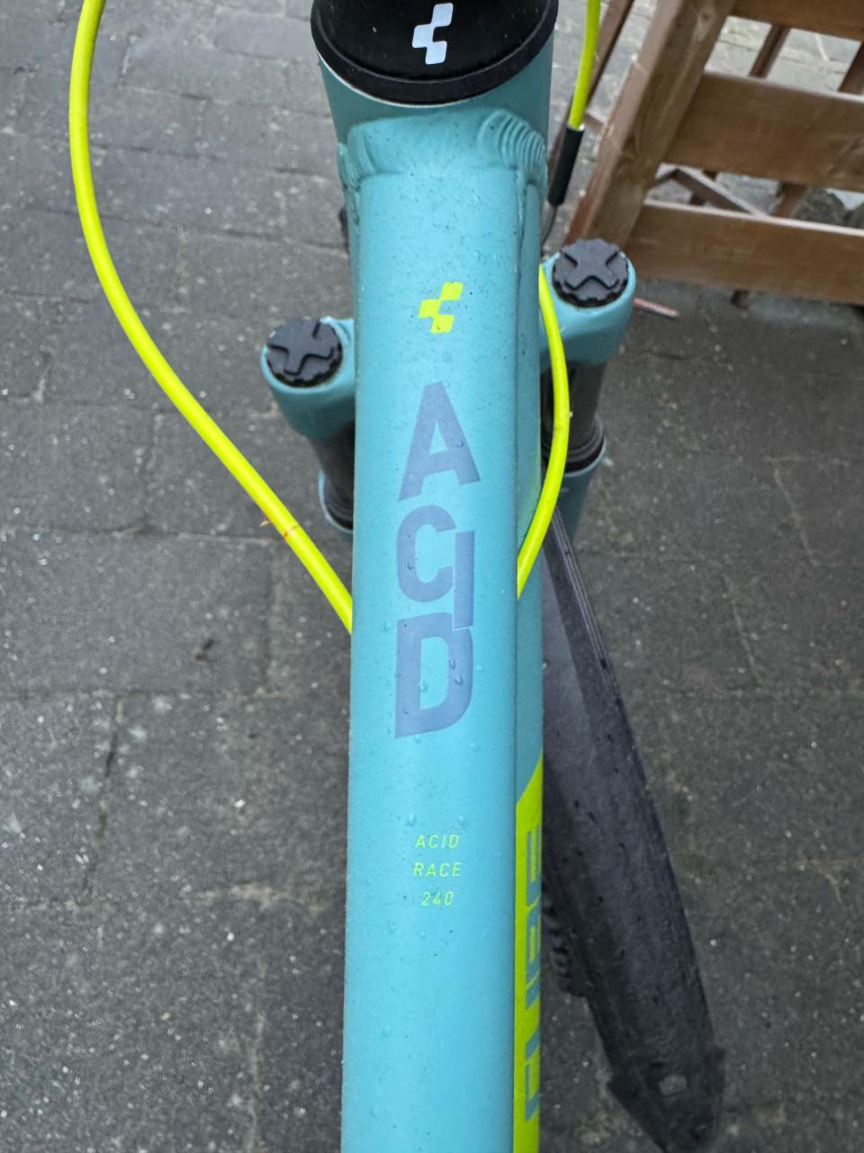 Cube Acid 240 Kinderfiets