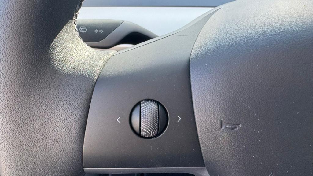 Tesla Model Y rwd 58 kwh