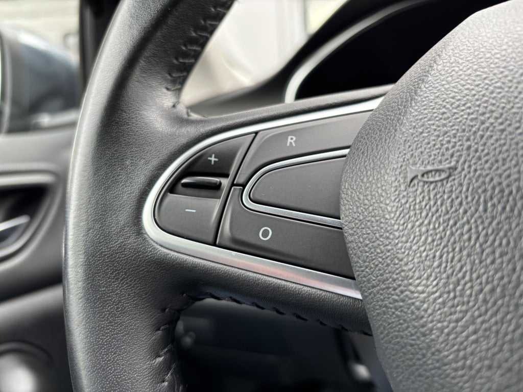 Renault Megane 1.3 tce bose easy life pack | navigatie full-map | camera | 