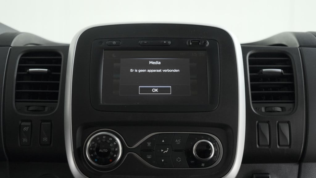Renault Trafic 2.0 dci 170 t29 l2h1 dc comfort | trekhaak | camera | apple 