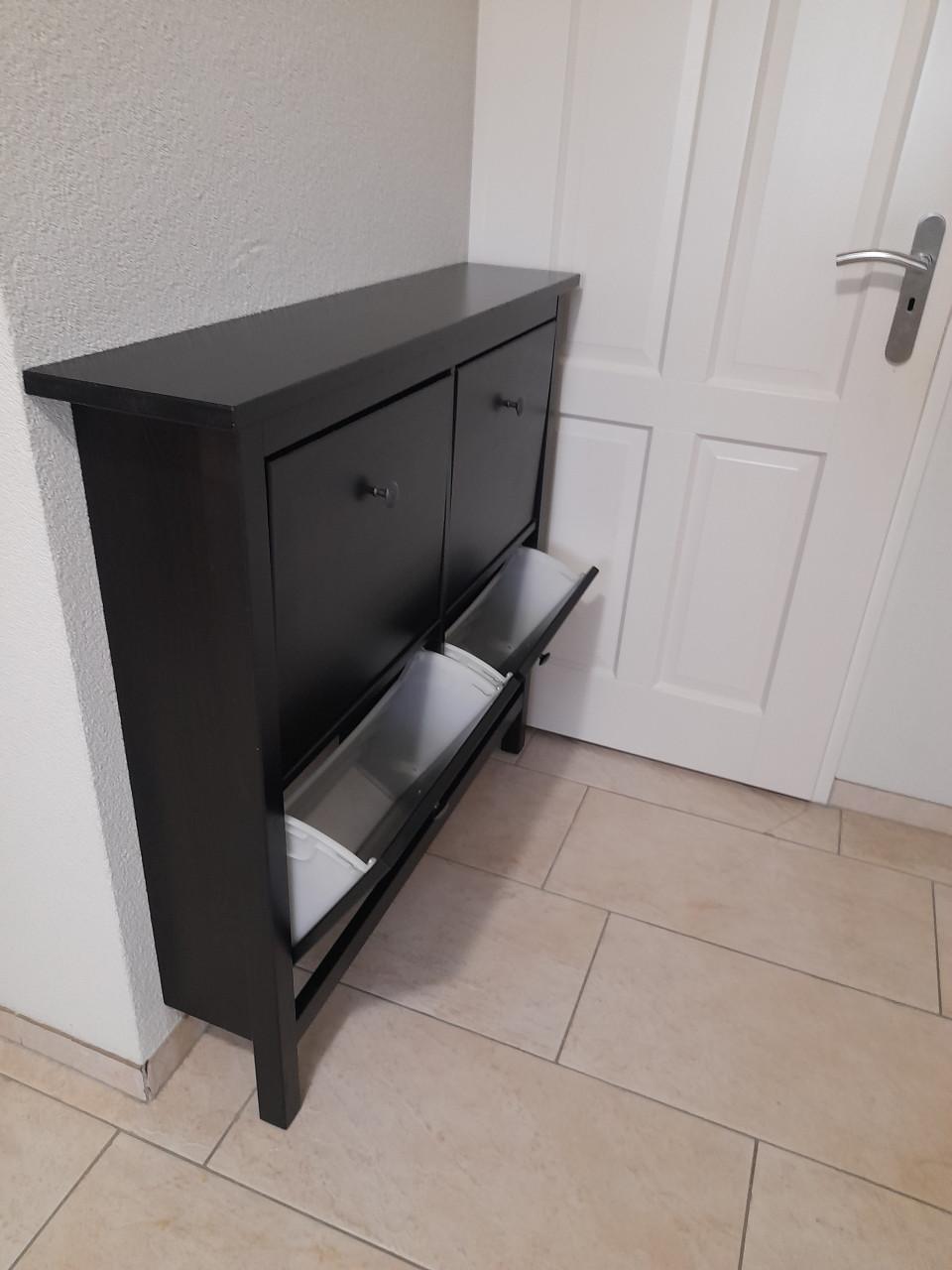 Schoenenkast 106 x 22 x 100,5 H ( in goede nette staat )