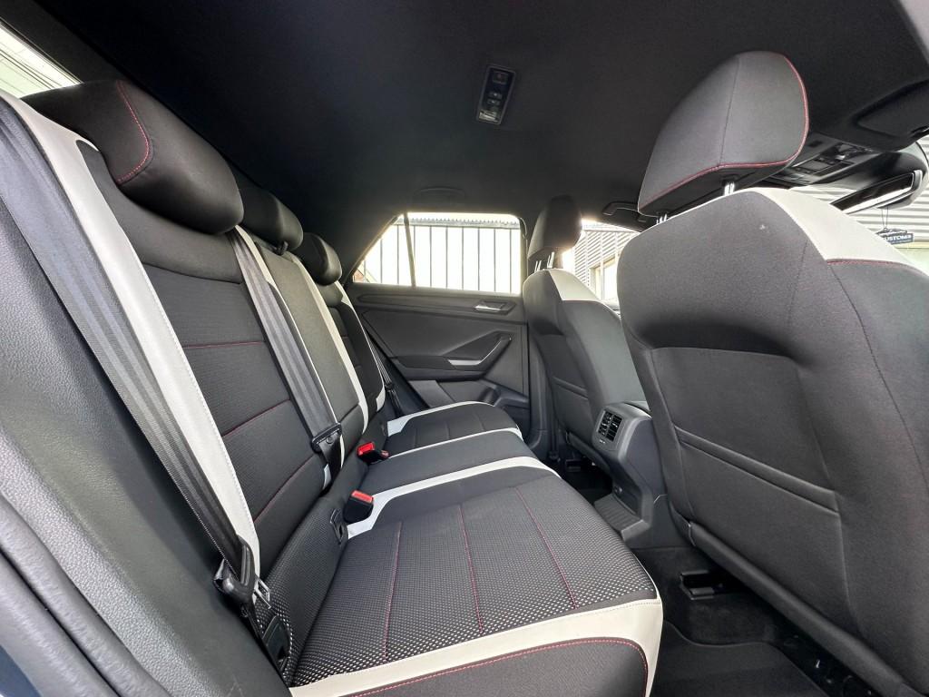 Volkswagen T-roc 1.5 tsi sport led acc dsg carplay stoelverwarming