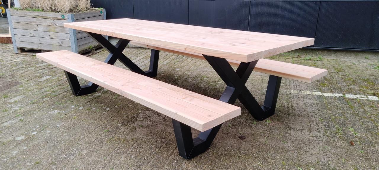 Picknickbanken met stalen X-frame onderstel
