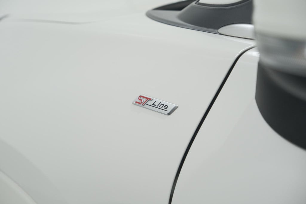 Ford Puma 1.0 ecoboost st-line x vignale | trekhaak | panoramadak | leer | 