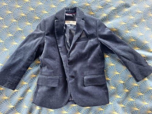 Mooie z.g.a.n. donkerblauwe fluwelen colbert (maat 98) €3,-