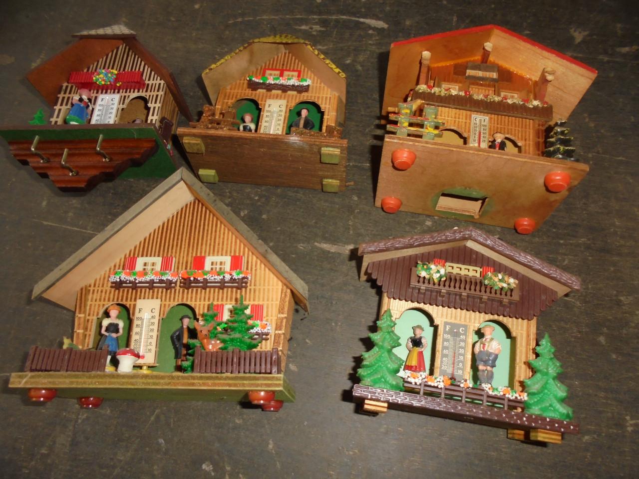 Weerhuisjes van hout