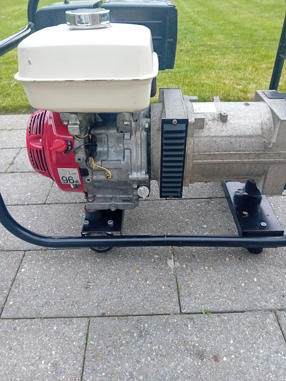 Te koop Honda aggregaat 4.2 kva