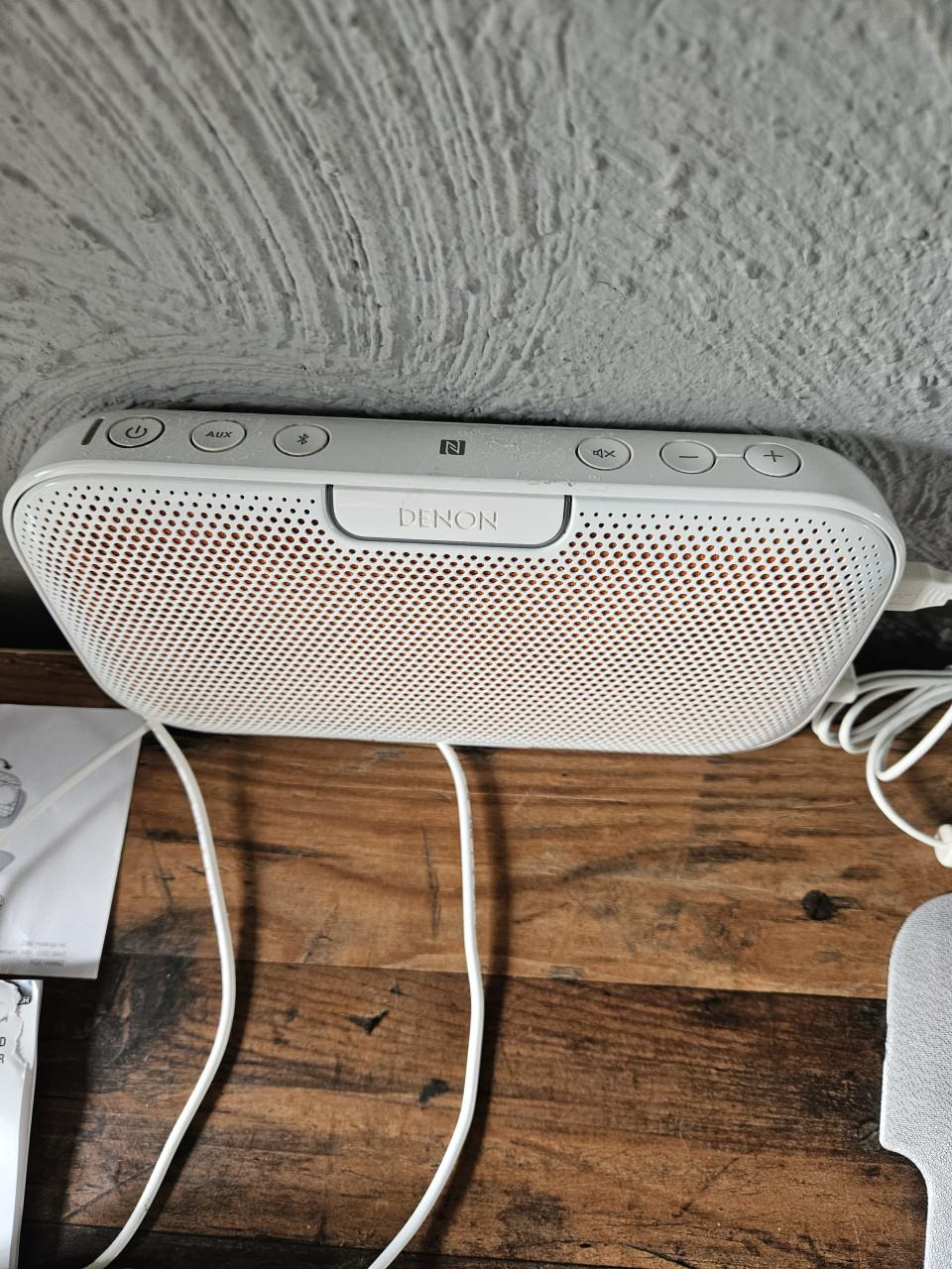 Denon Envaya Draagbare Bluetooth Speaker met hoezen