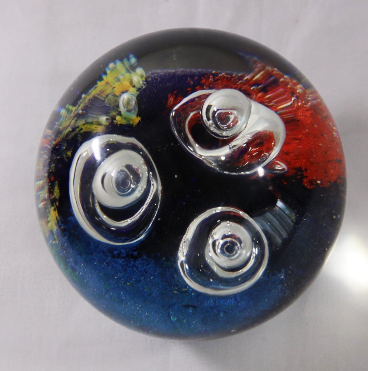 Press papier met  3 bellen en  kleuren