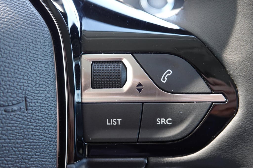 Peugeot 208 1.2 puretech 100 allure