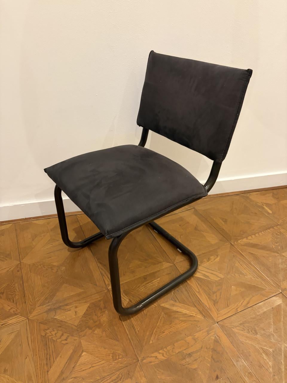 Houten eettafel + 6 stoelen