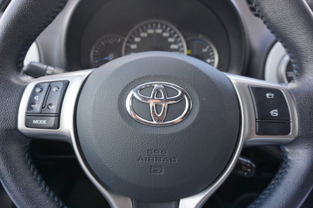 Toyota Yaris 1.5 full hybrid dynamic airco / camera / elektr. ramen / lm ve