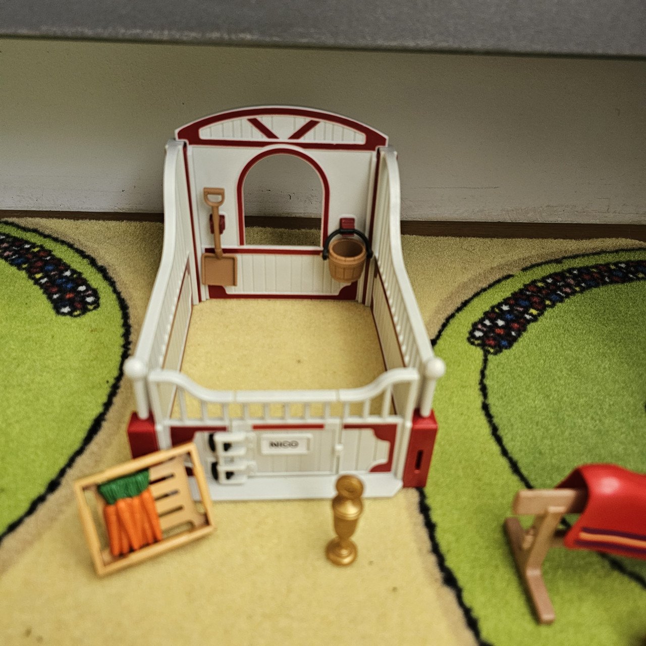 Playmobil paarden wasplaats koetsjes dierenarts paardenbox