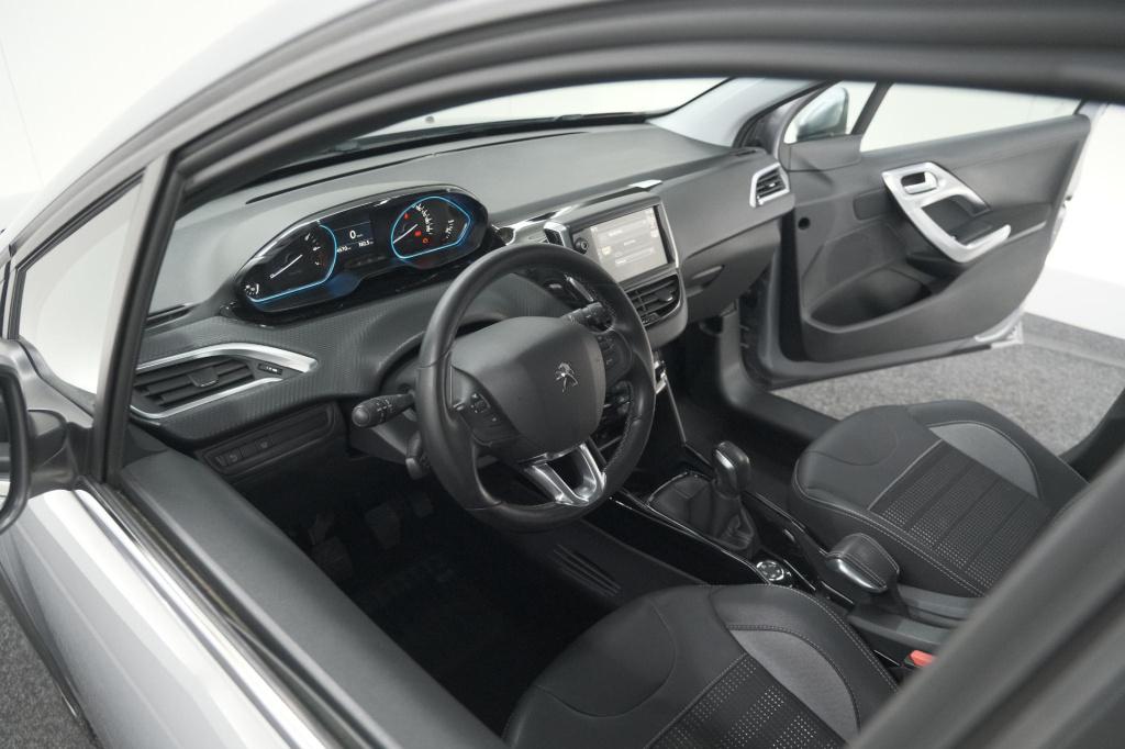 Peugeot 2008 puretech 110 allure | trekhaak | apple carplay | parkeersensor