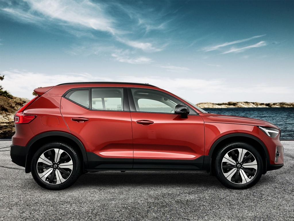 Volvo XC40 t5 262pk recharge ultra dark| adap.cruise| pano| 360camera| trek