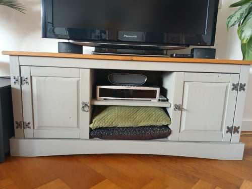 T.v. meubel.