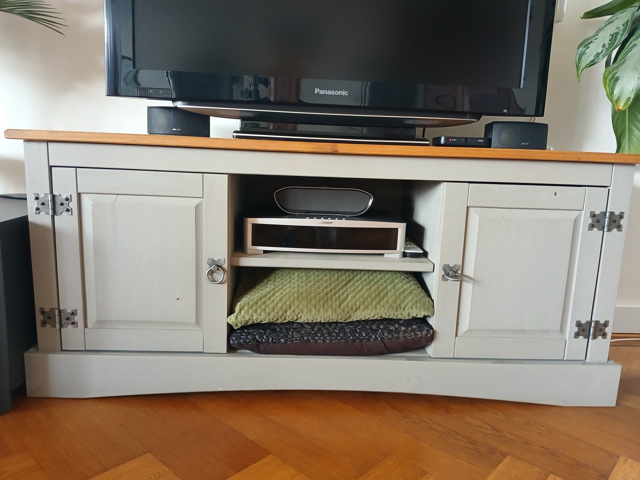 T.v. meubel.