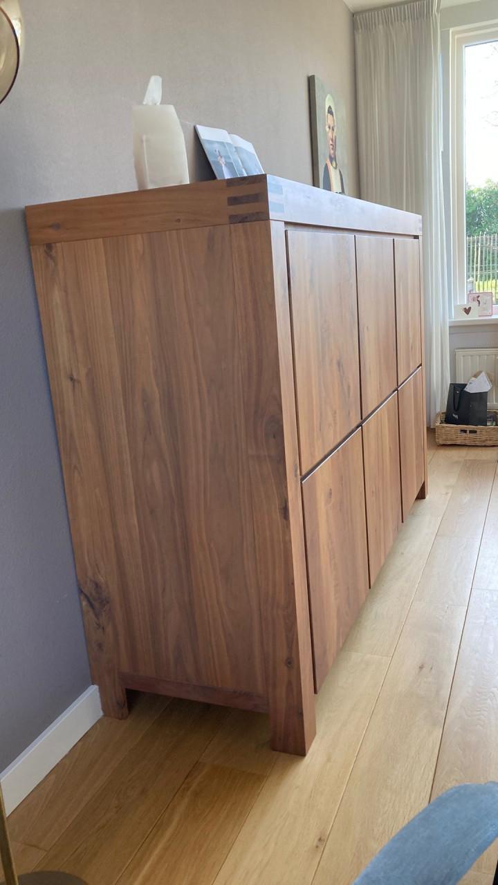 Wandkast notenhout in perfecte staat