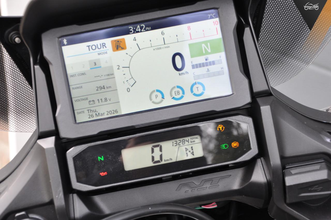 Honda NT1100 zeer compleer 13300 kms BTW motor