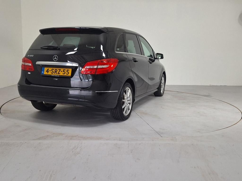 Mercedes-Benz B-Klasse 180 | stoelverwarming |