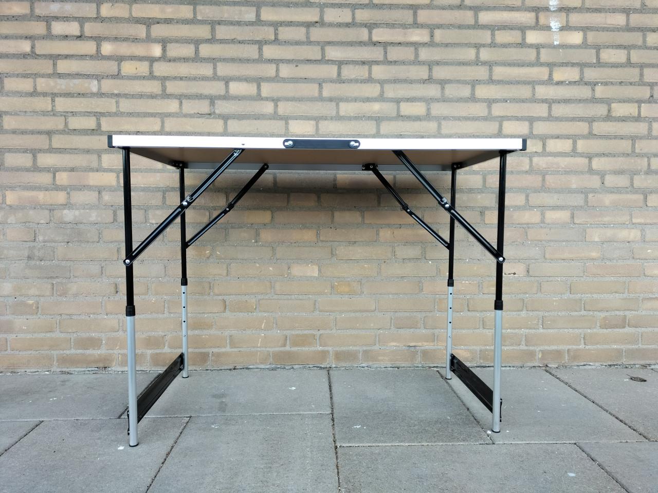 Set van 3 opklapbare tafels