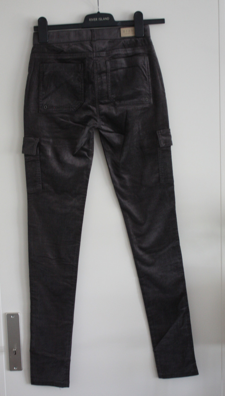 Nieuwe glanzede grijze broek cargo maat 42