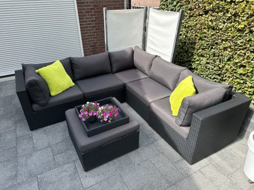 Mooie loungeset met lekkere dikke kussens